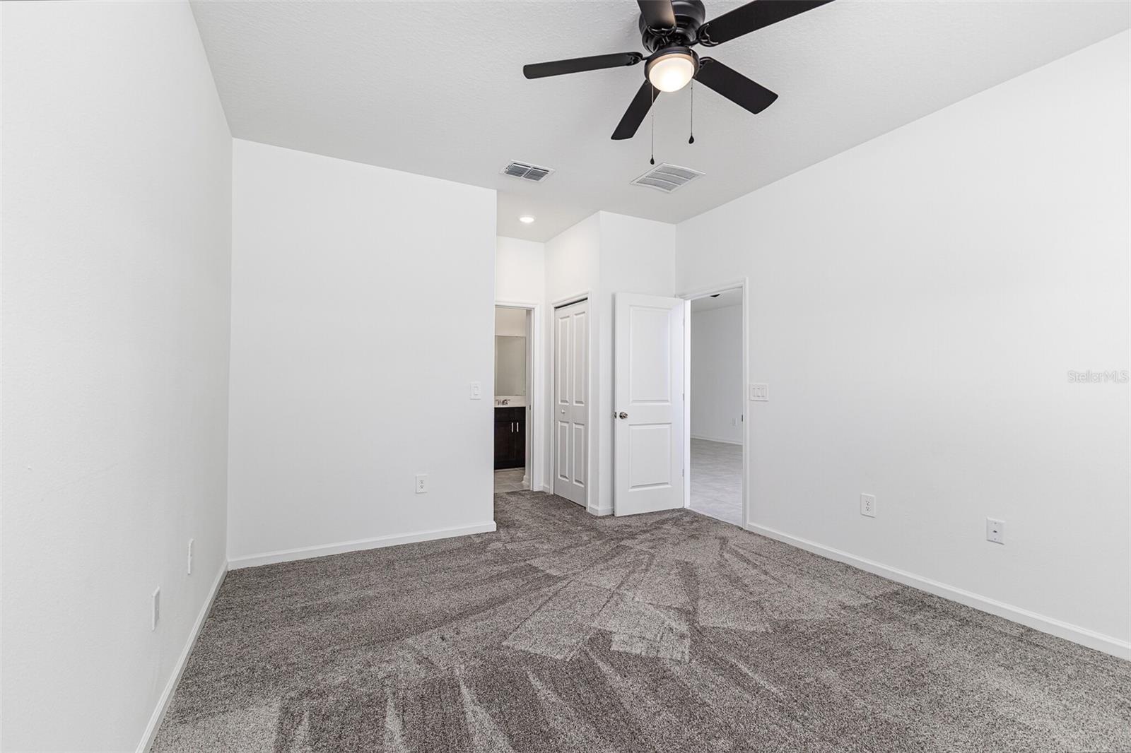 Image 12 of 37 For 1121 Deepwater Circle