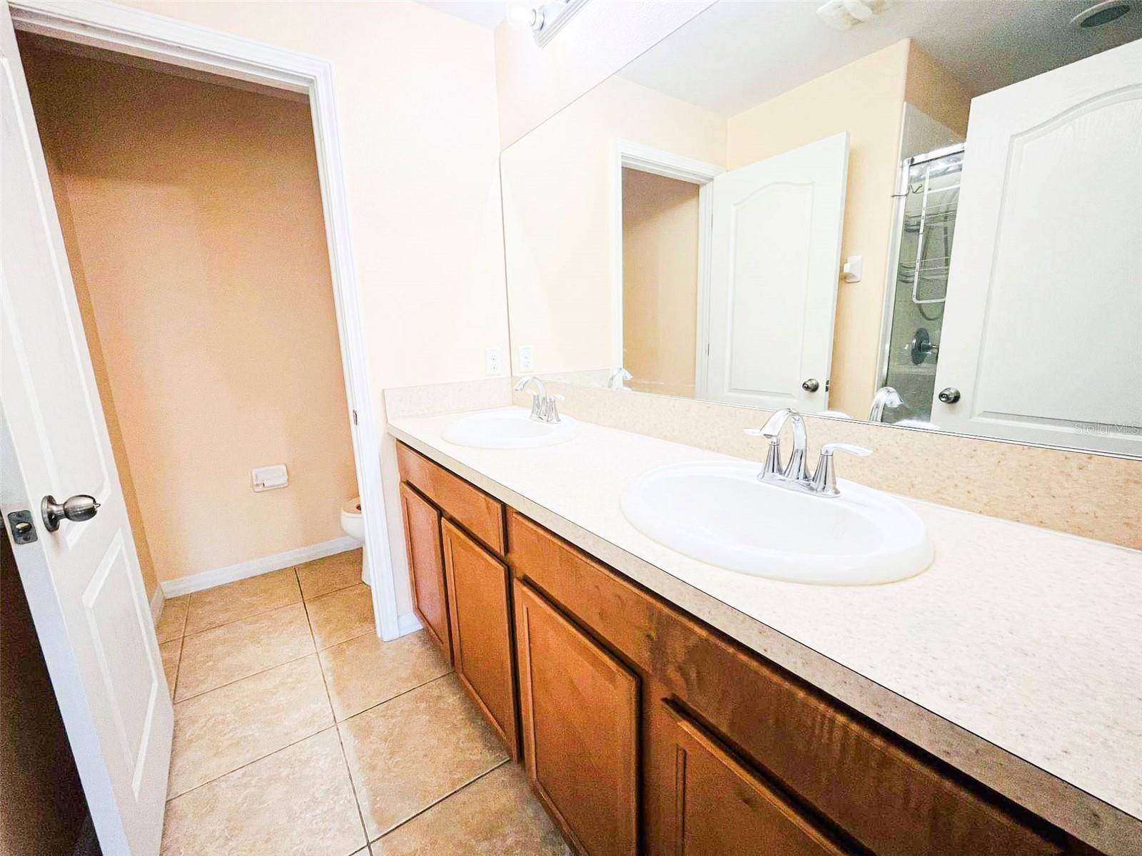 Image 6 of 13 For 4027 Winding Vine Drive