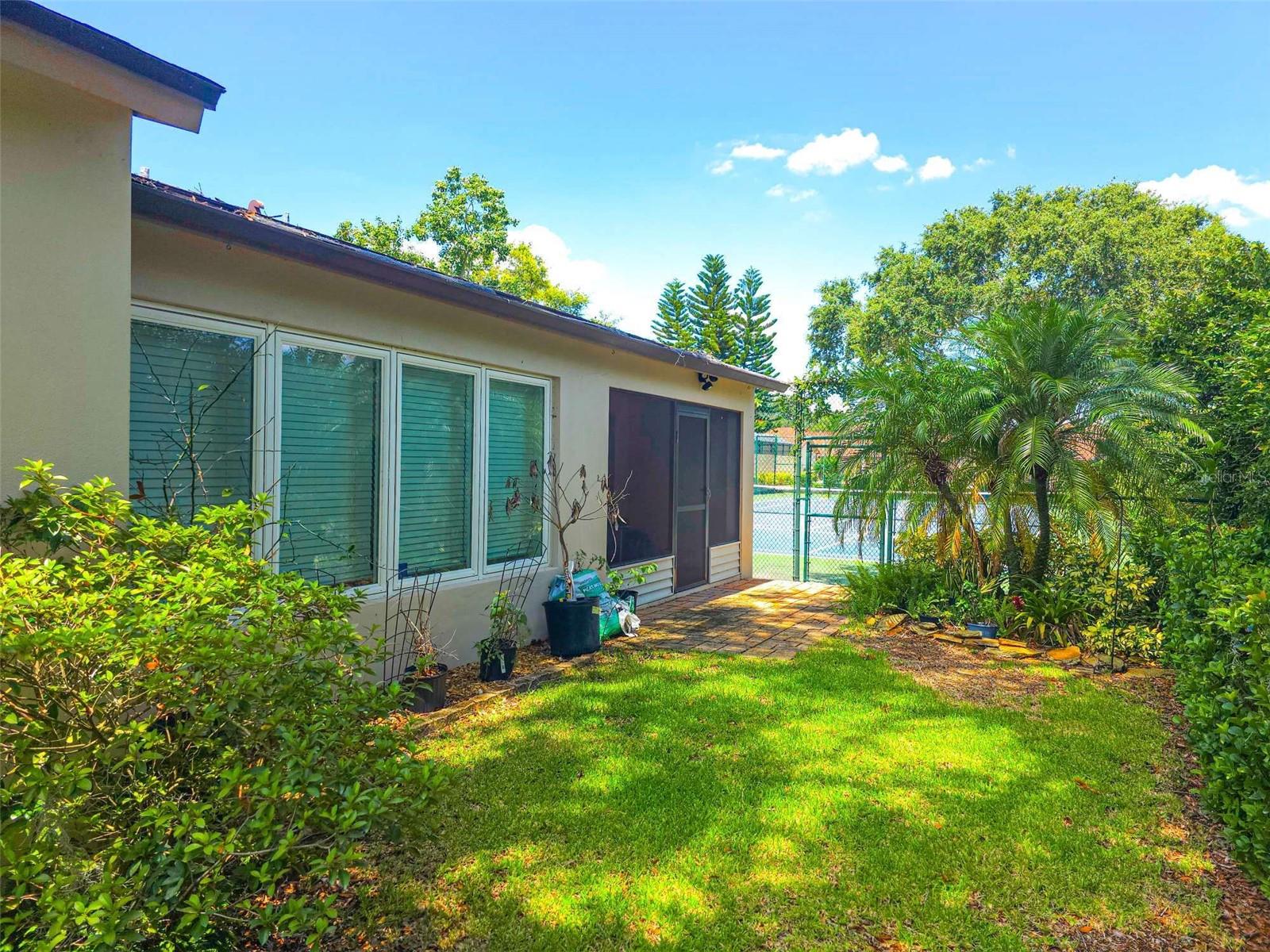 Image 18 of 19 For 3541 Harbor Circle Nw