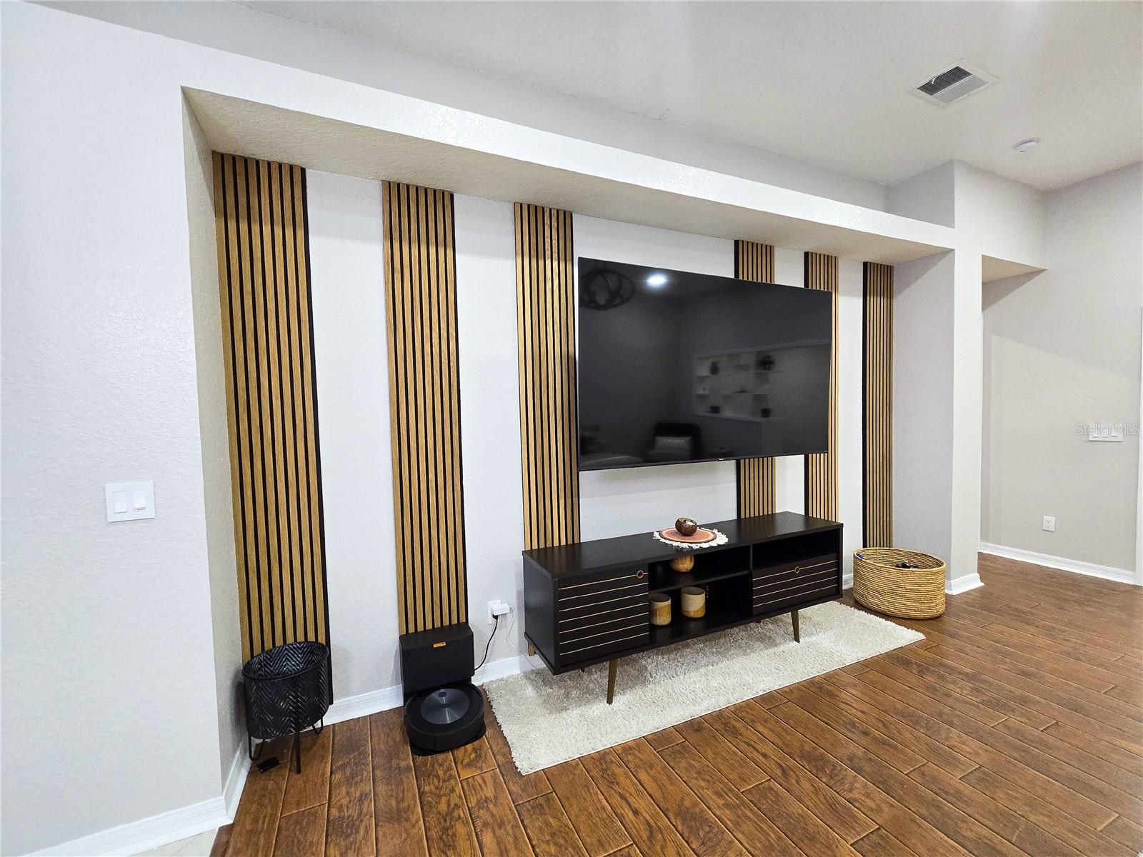 Image 7 of 19 For 3541 Harbor Circle Nw