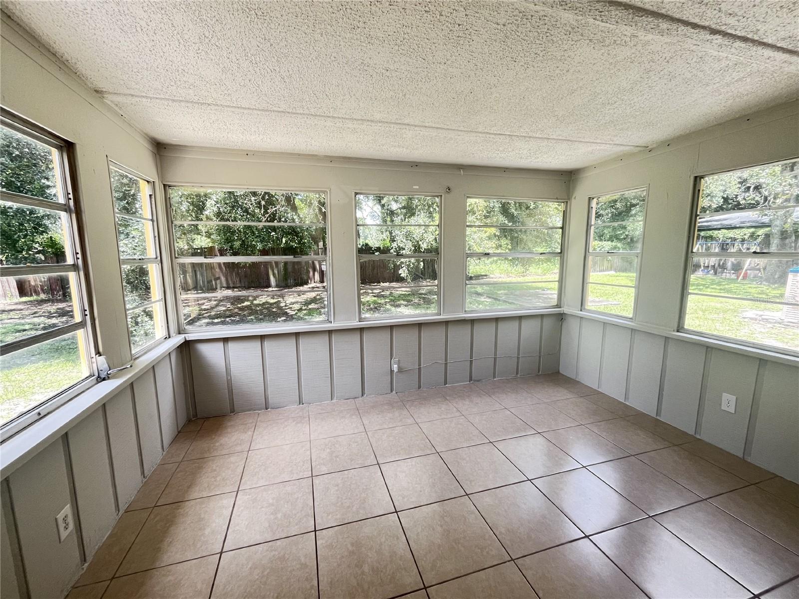 Image 10 of 12 For 829 Carole Street