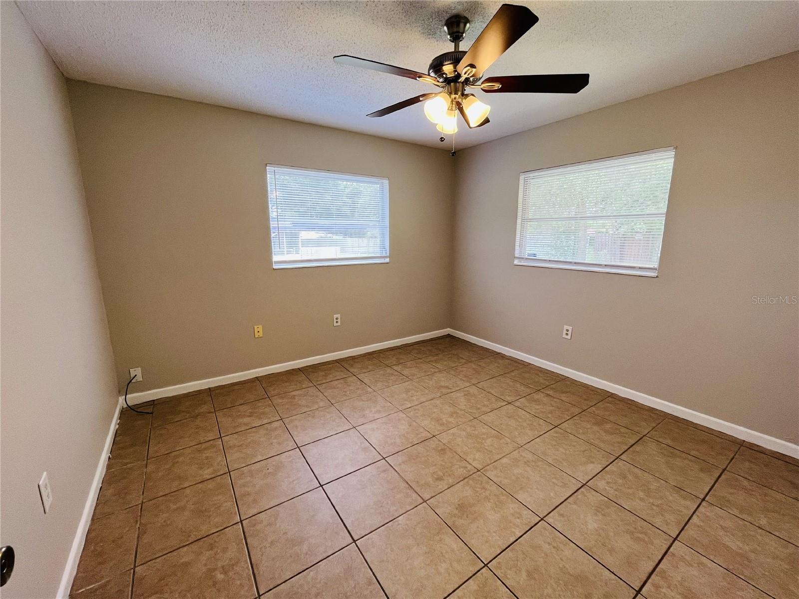 Image 6 of 12 For 829 Carole Street