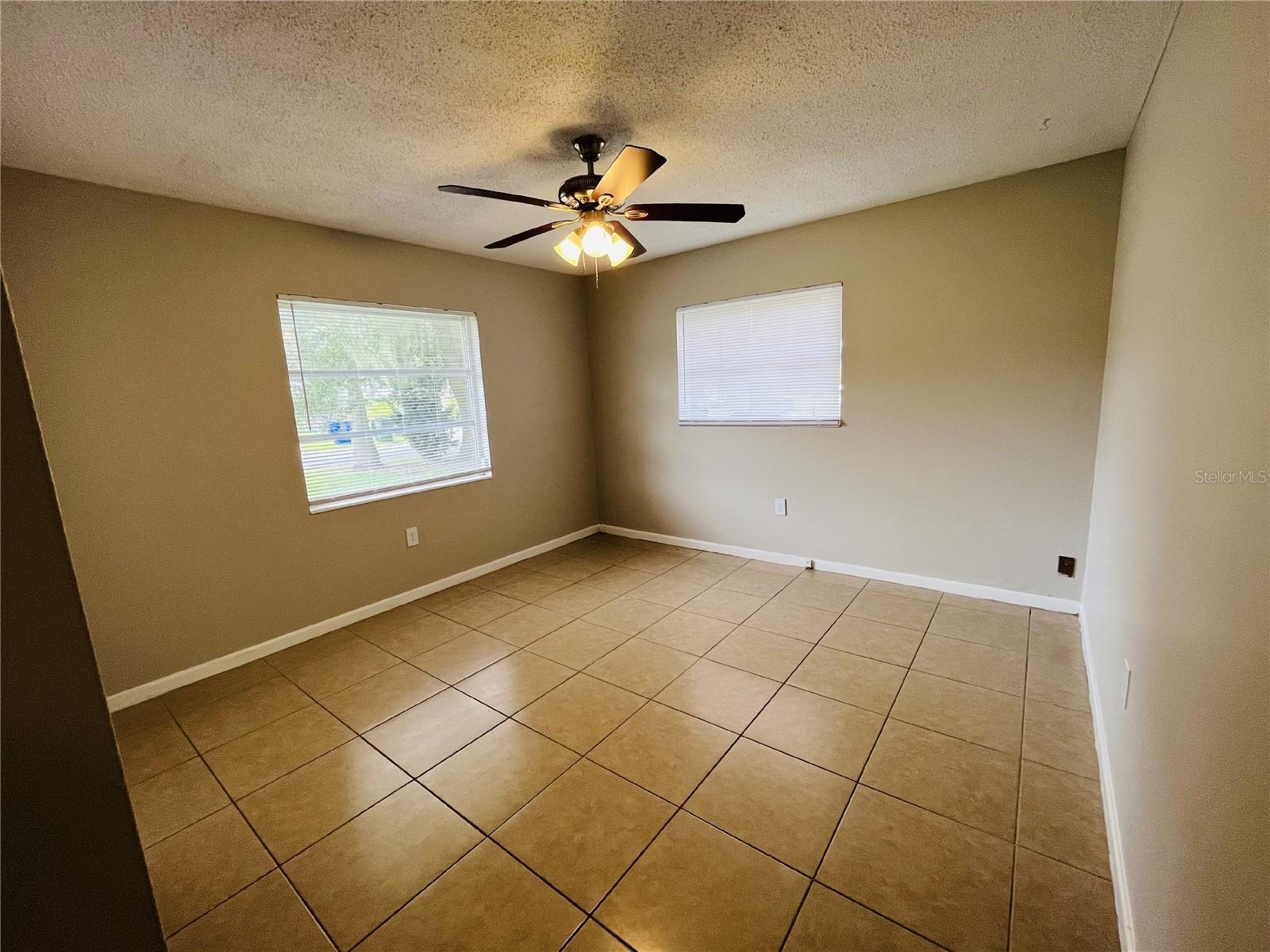 Image 7 of 12 For 829 Carole Street