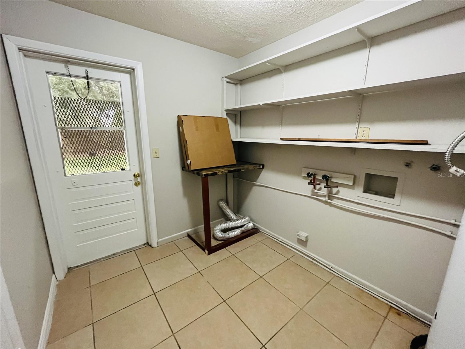 Image 9 of 12 For 829 Carole Street