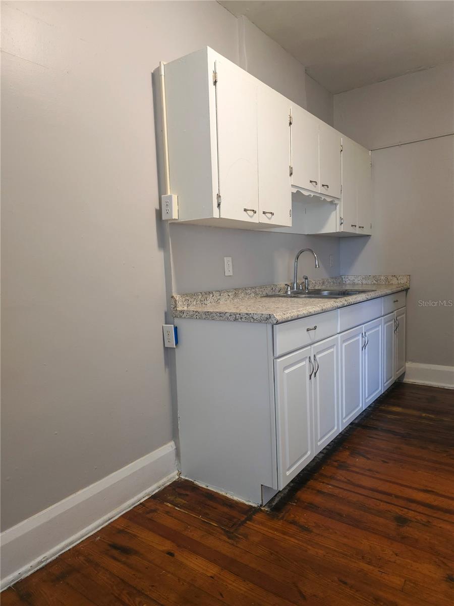 Image 15 of 16 For 730 Central Avenue