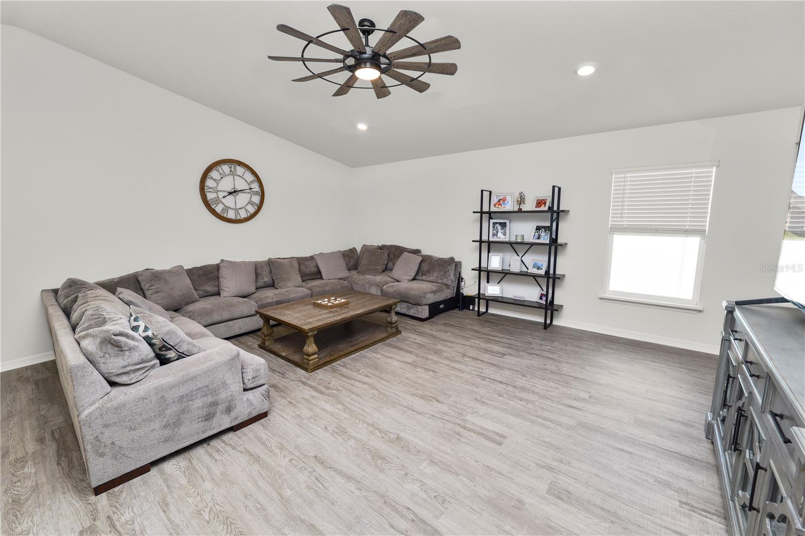 Image 5 of 44 For 3942 Willow Ridge Drive