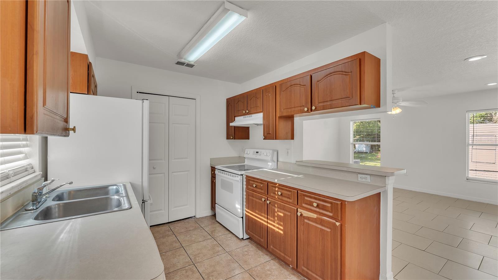 Image 17 of 32 For 1314 James Street