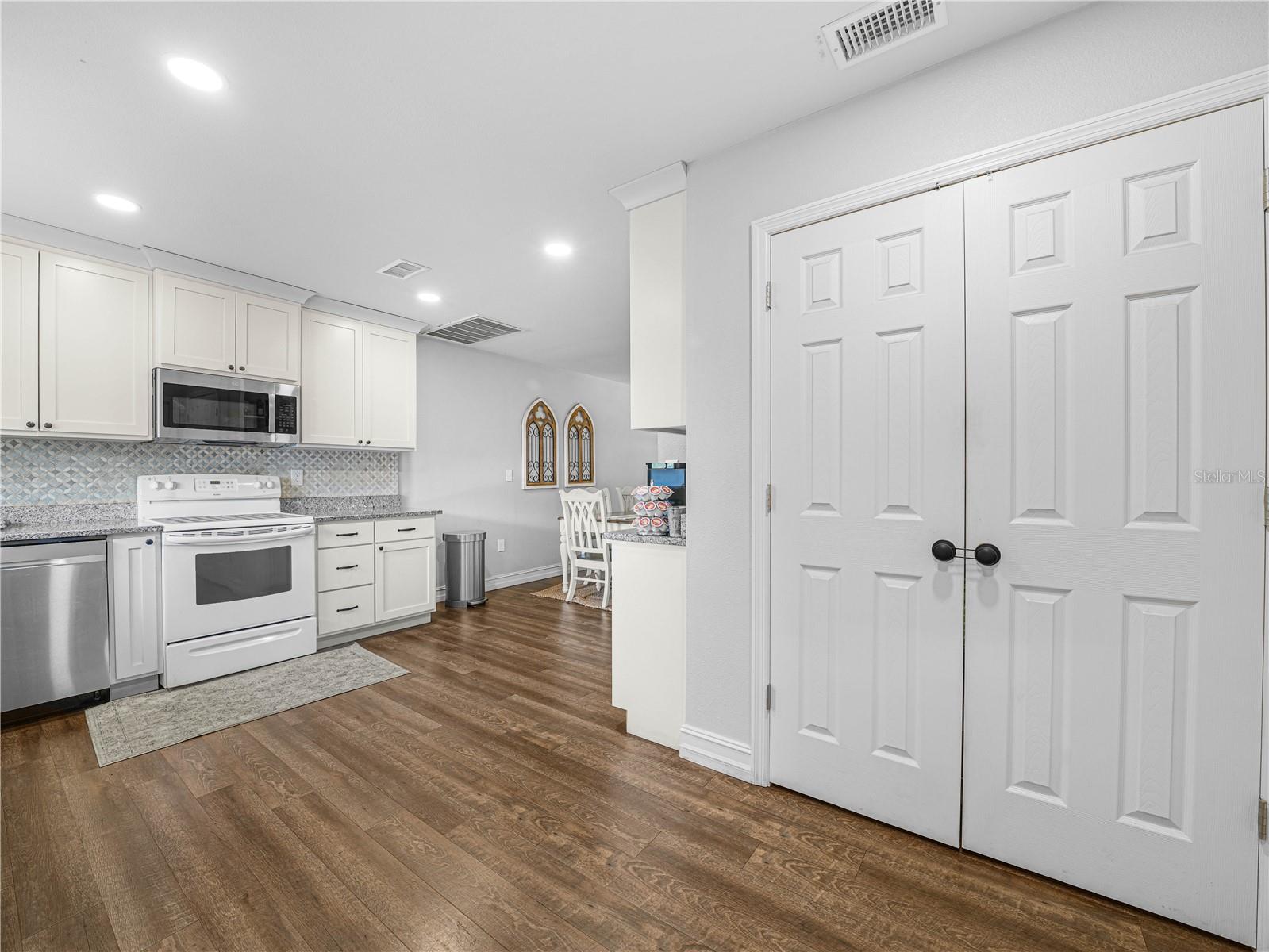 Image 8 of 29 For 5891 Crest Lane
