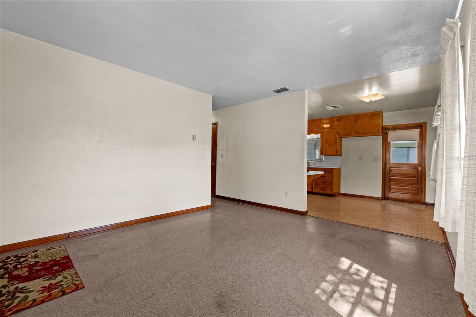Image 8 of 44 For 1434 Long Street