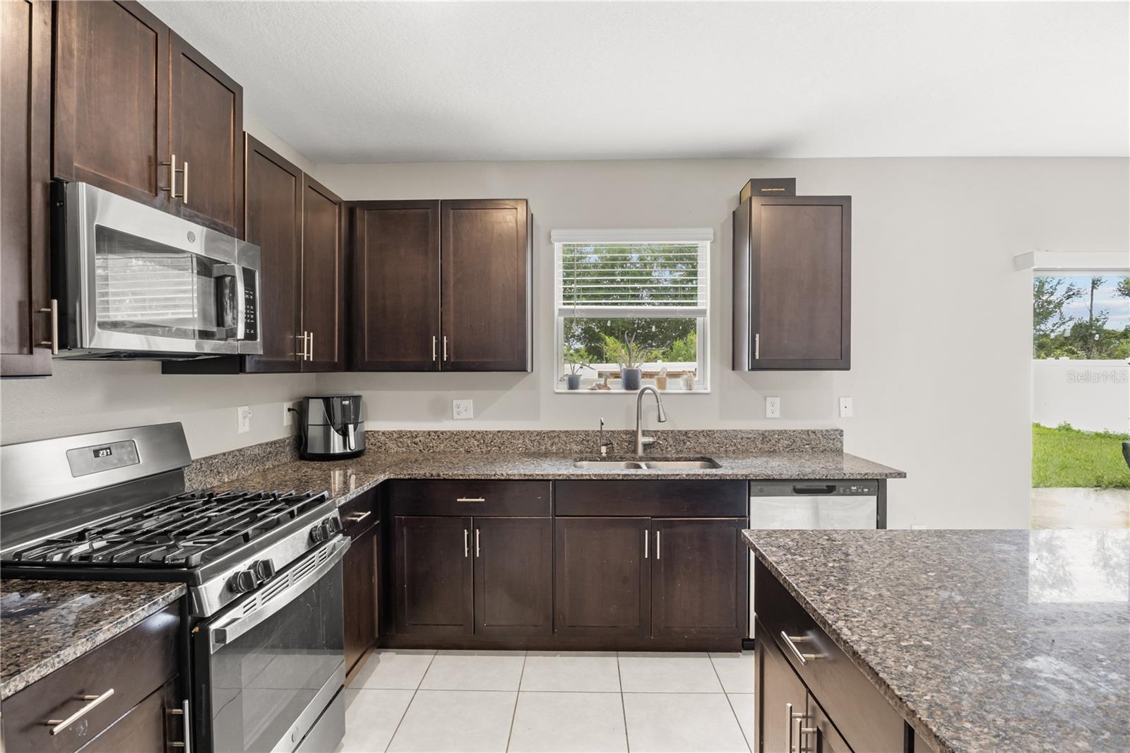 Listing photo id 11 for 10410 Shady Preserve Drive