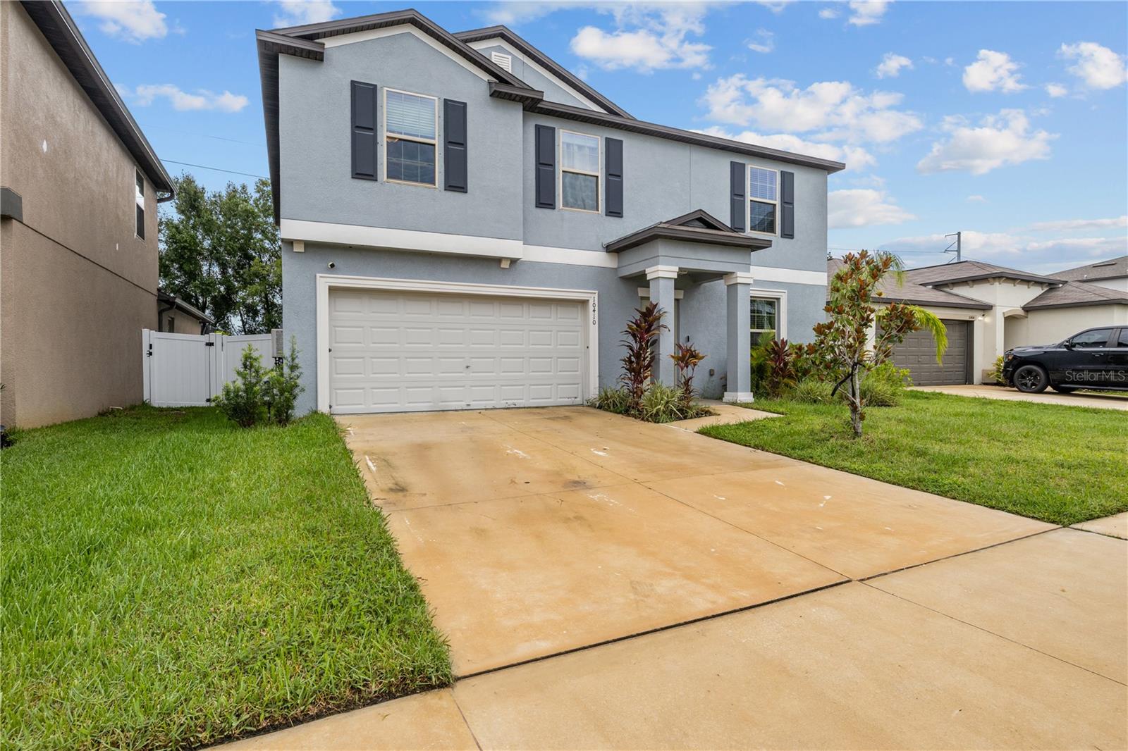 Listing photo id 0 for 10410 Shady Preserve Drive