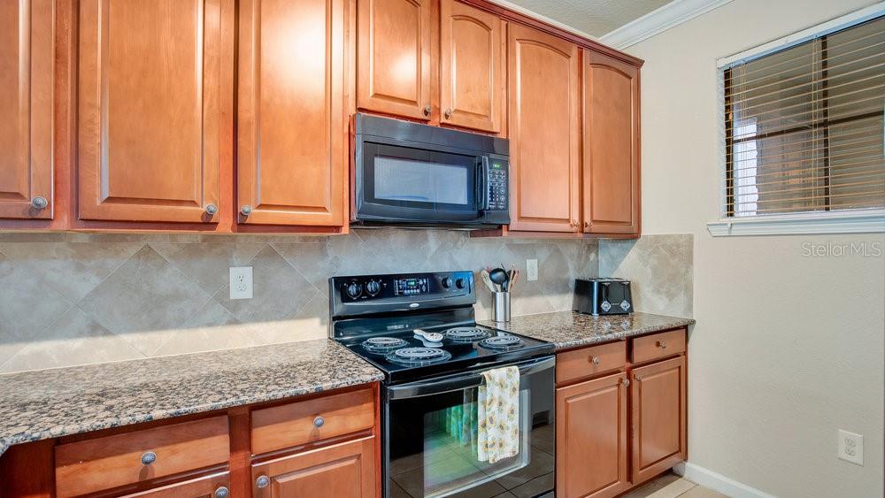 Image 10 of 26 For 904 Charo Parkway 517