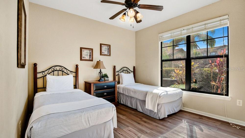 Image 14 of 26 For 904 Charo Parkway 517