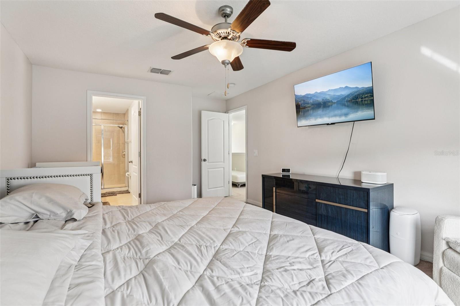 Image 22 of 53 For 6425 Torrington Circle