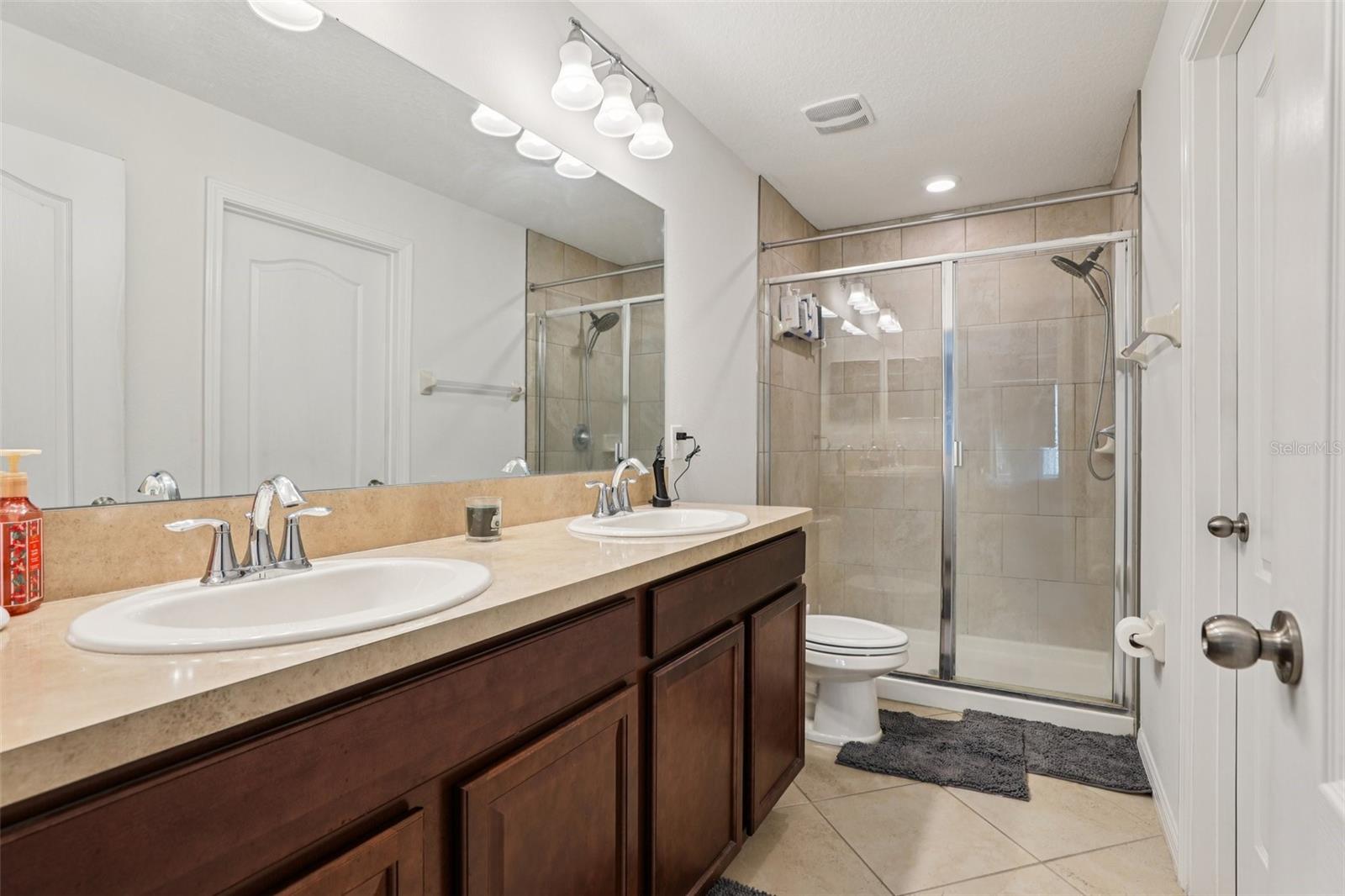 Image 23 of 53 For 6425 Torrington Circle