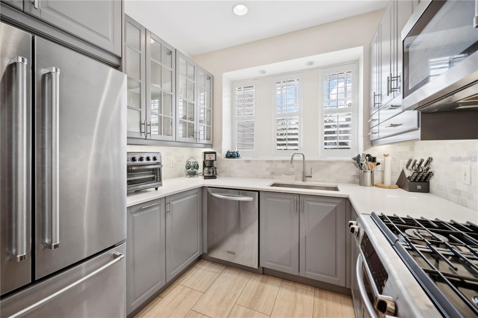 Image 3 of 35 For 2311 Morrison Avenue 13