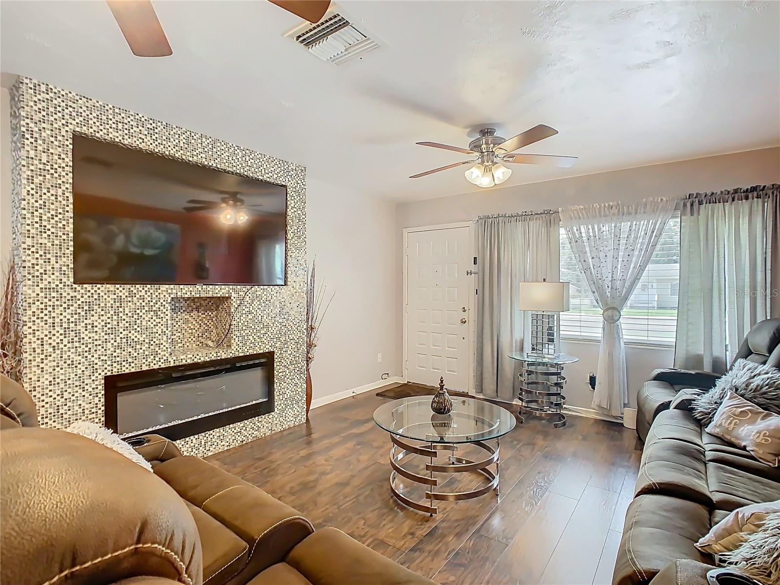 Image 4 of 17 For 604 Edgewood Drive