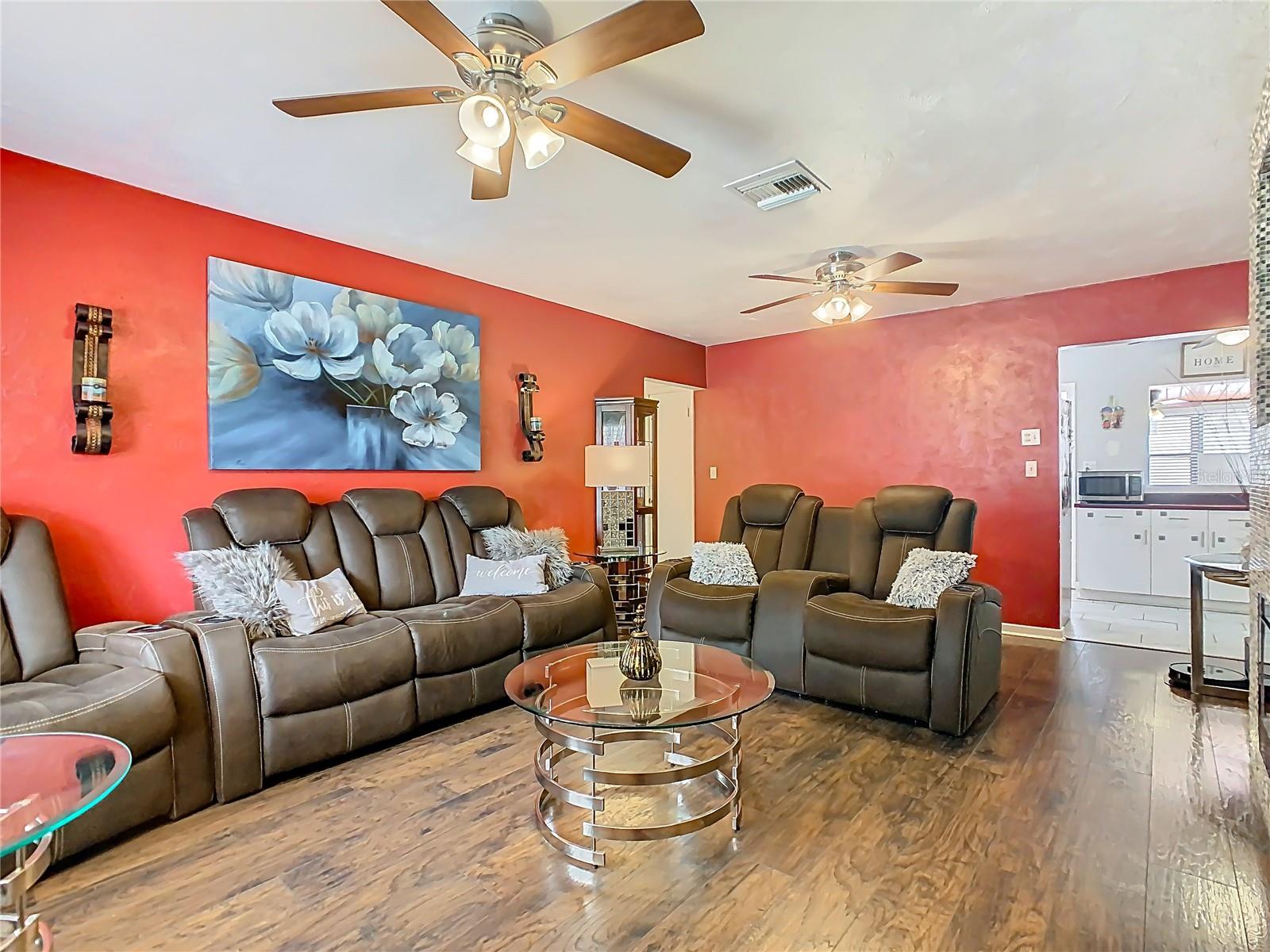 Image 5 of 17 For 604 Edgewood Drive
