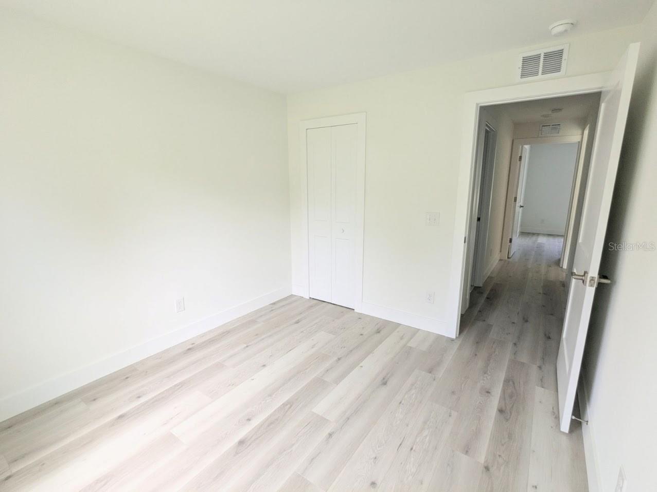 Image 11 of 18 For 829 Clermont Avenue N