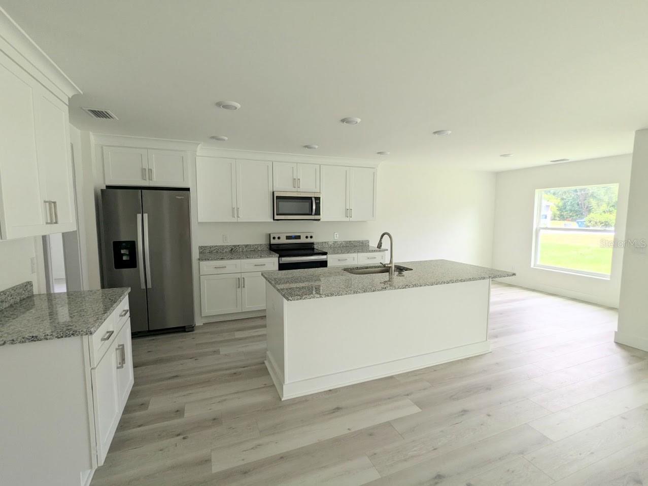 Image 4 of 18 For 829 Clermont Avenue N