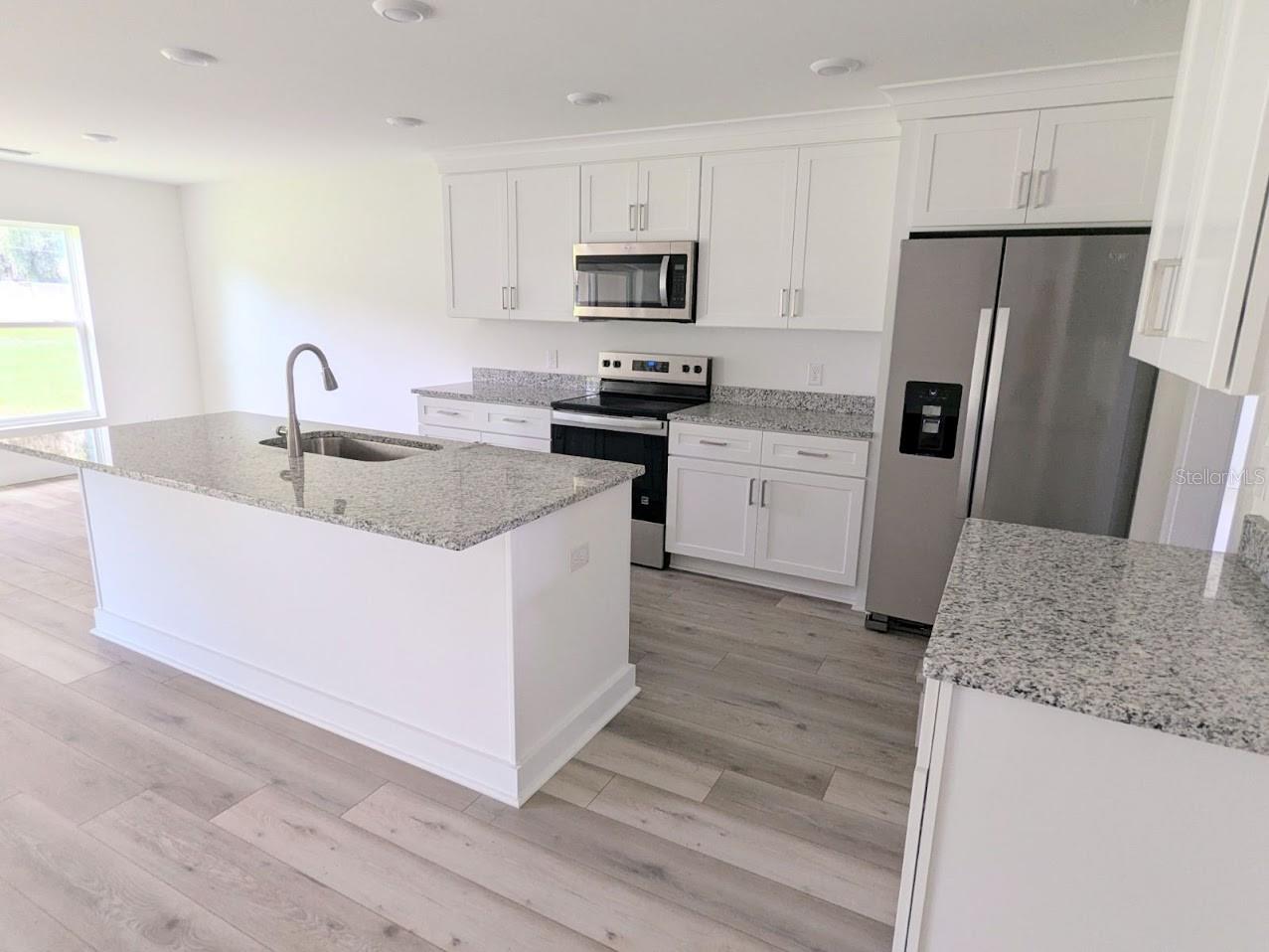 Image 3 of 17 For 820 Nashua Avenue N