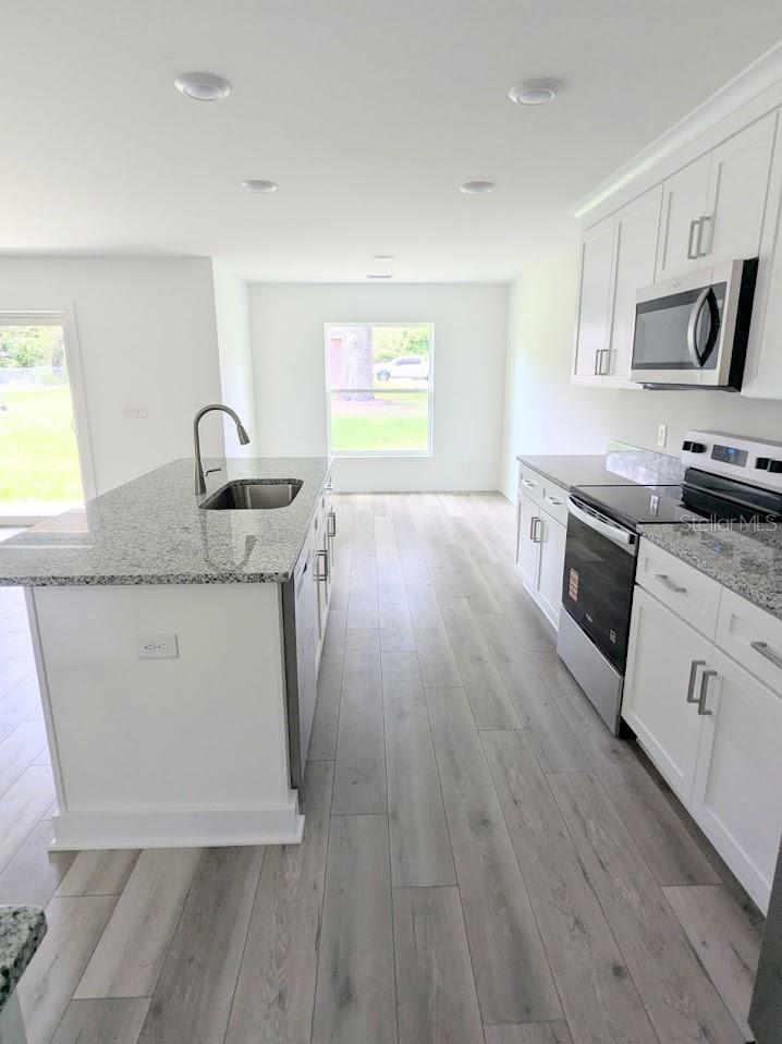 Image 5 of 17 For 820 Nashua Avenue N