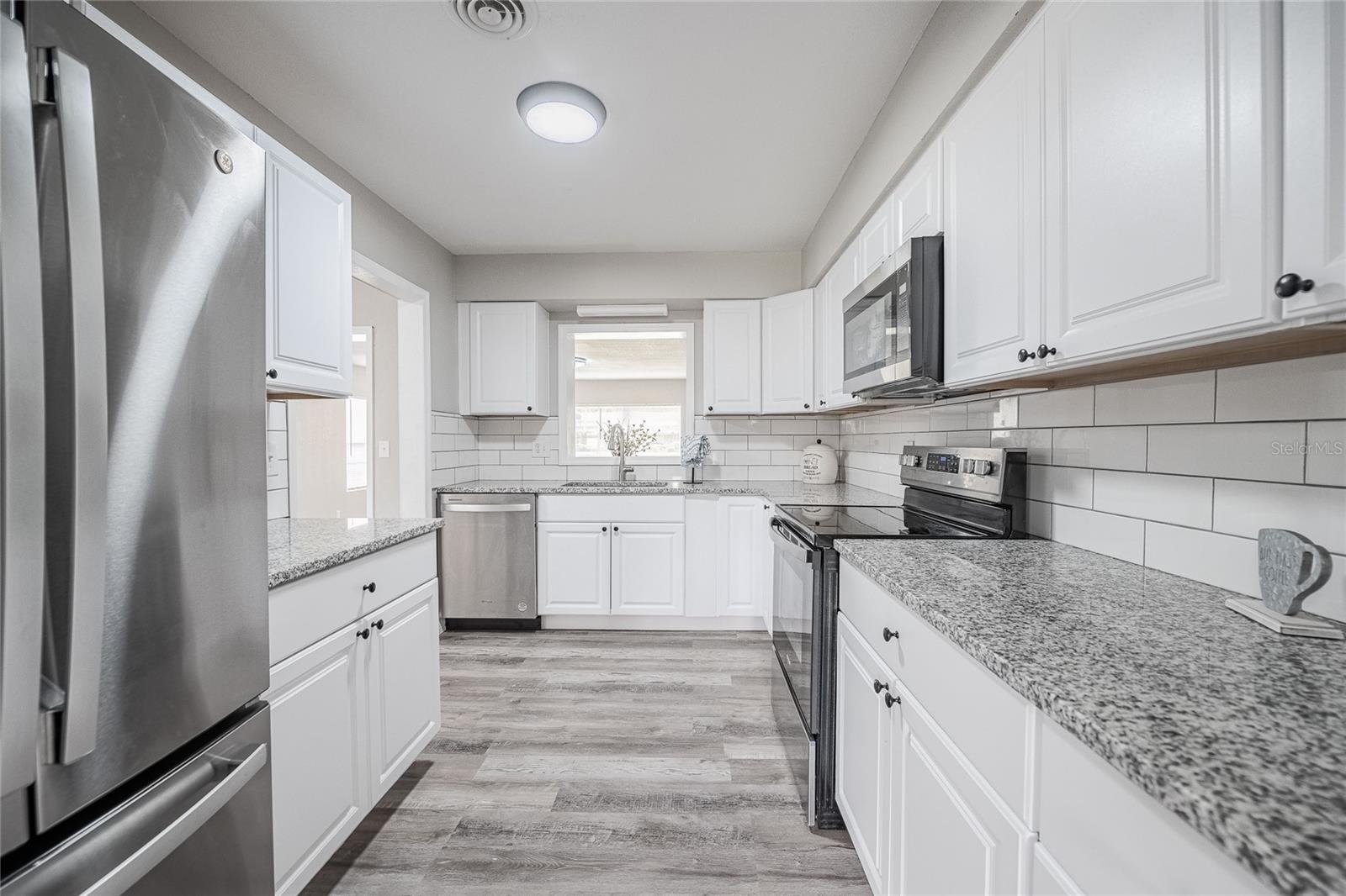 Image 11 of 24 For 1520 Avenue H Ne
