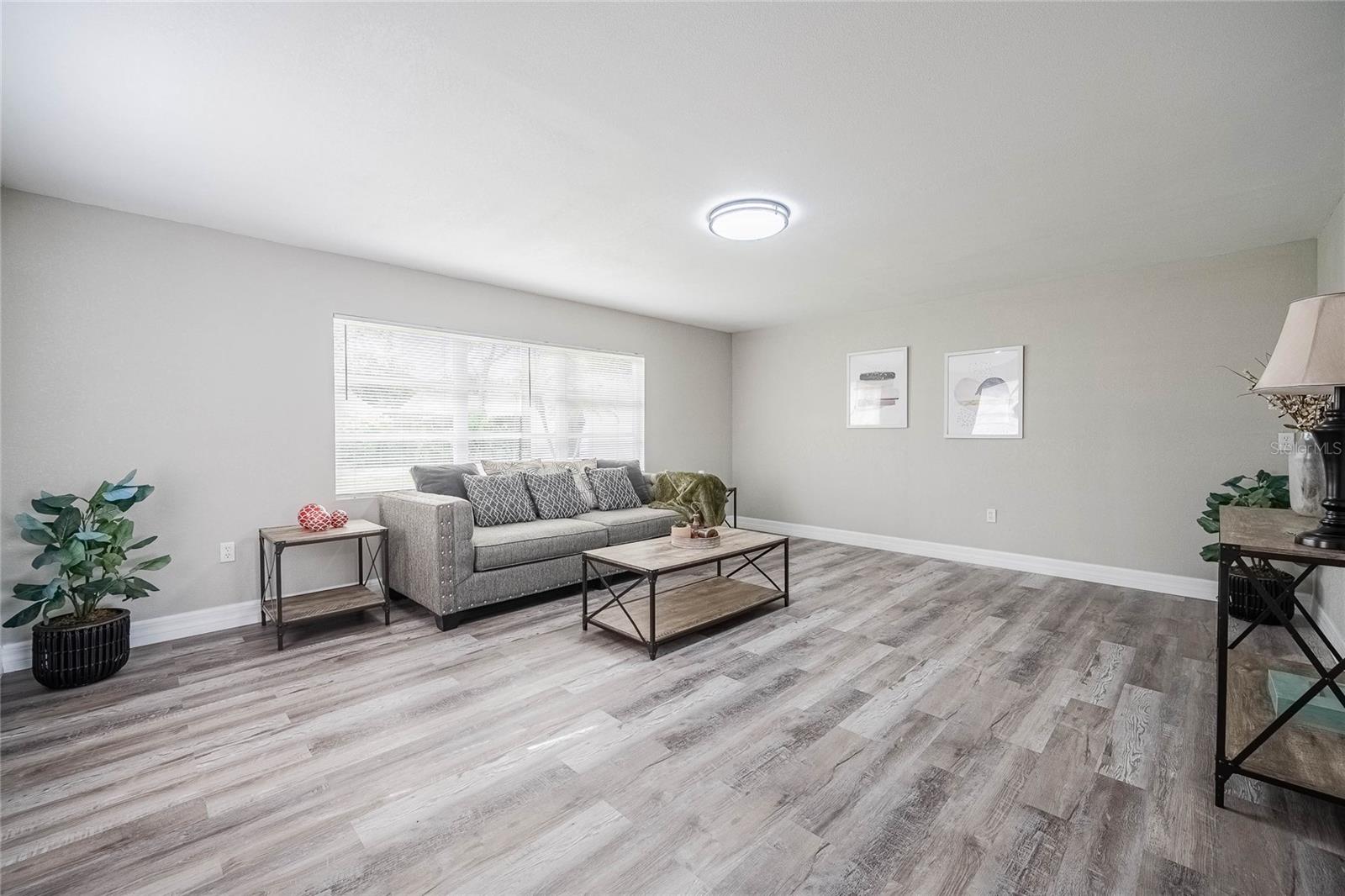 Image 6 of 24 For 1520 Avenue H Ne