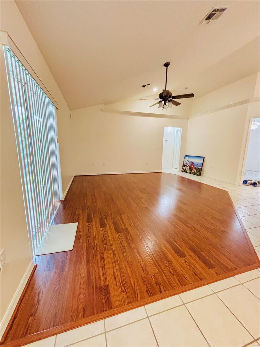 Image 7 of 28 For 5857 Manchester Drive W
