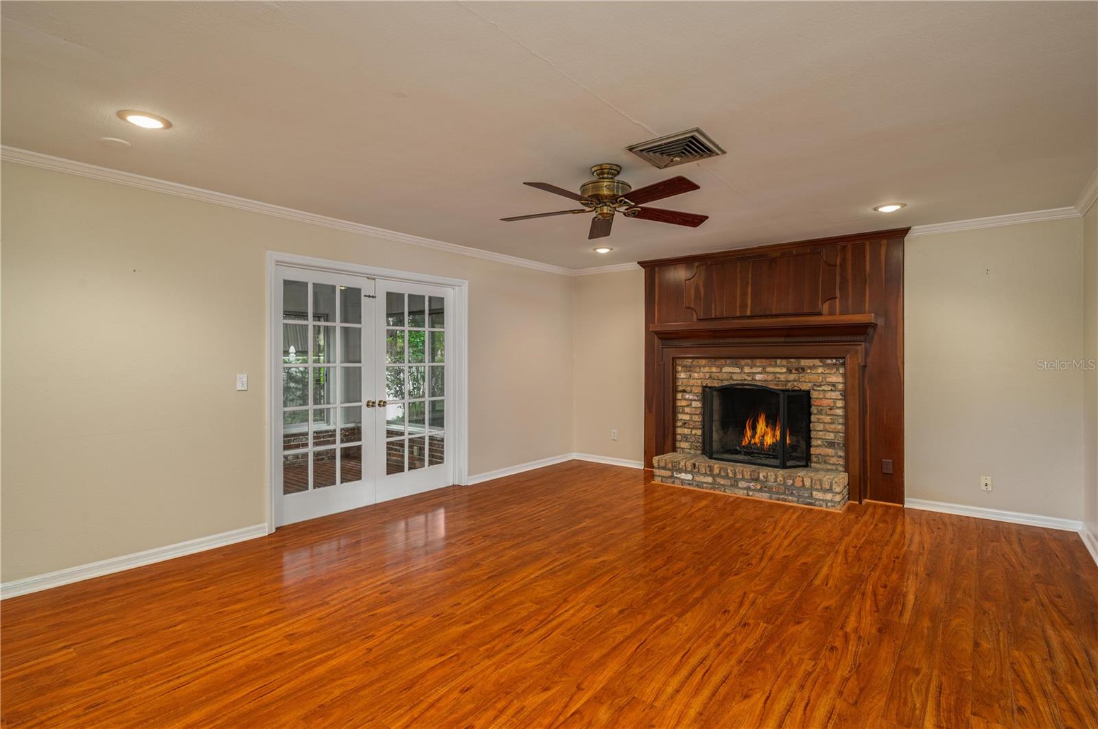 Image 12 of 55 For 1137 Mariposa Avenue