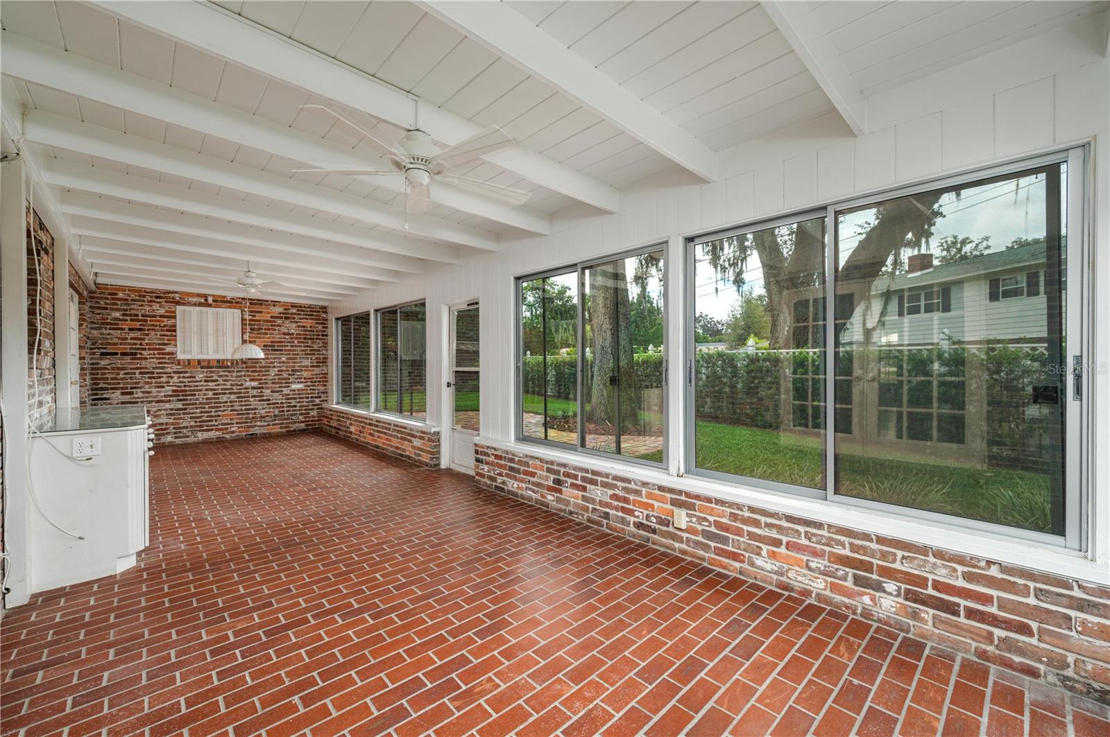 Image 14 of 55 For 1137 Mariposa Avenue
