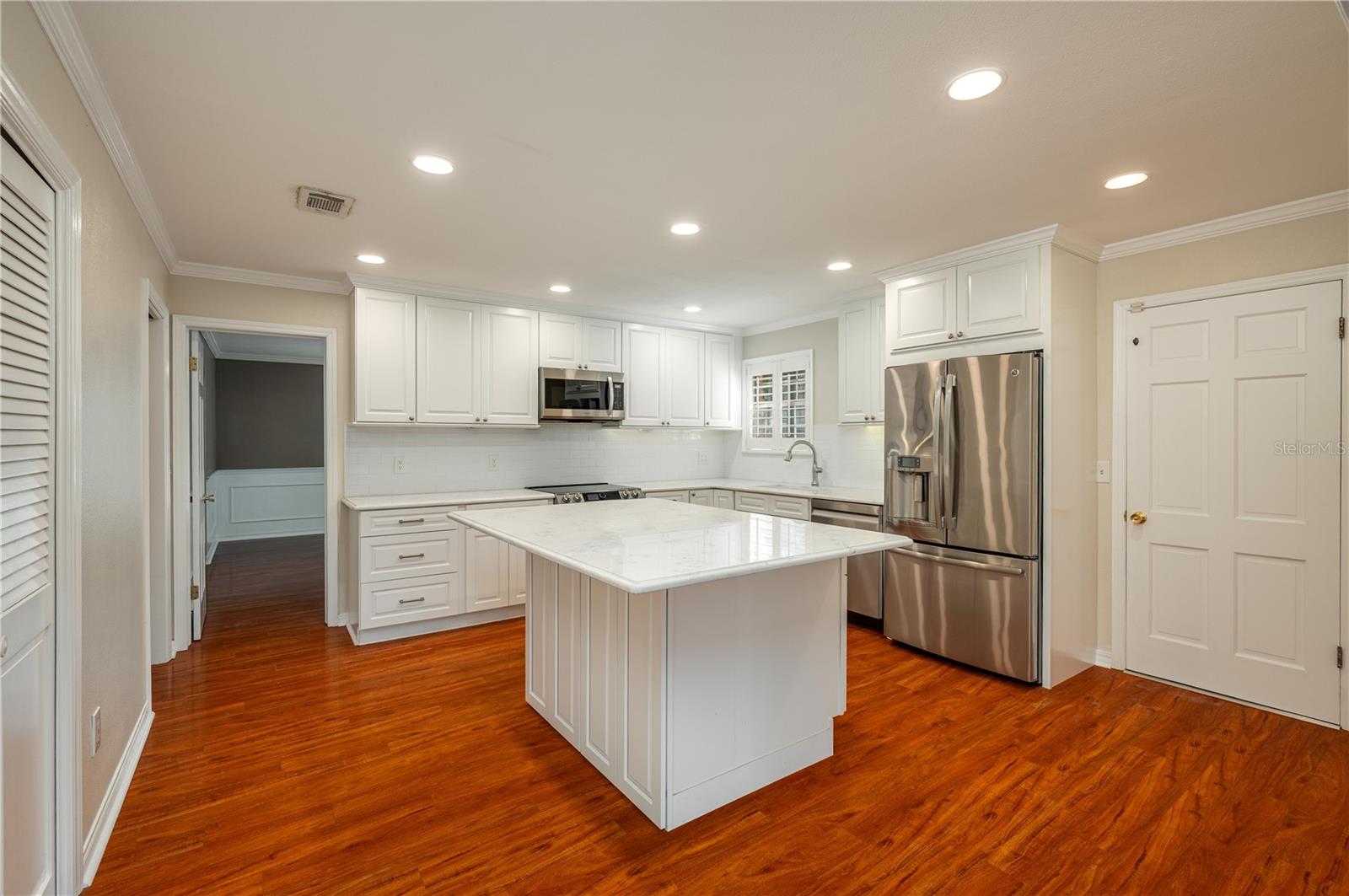 Image 20 of 55 For 1137 Mariposa Avenue