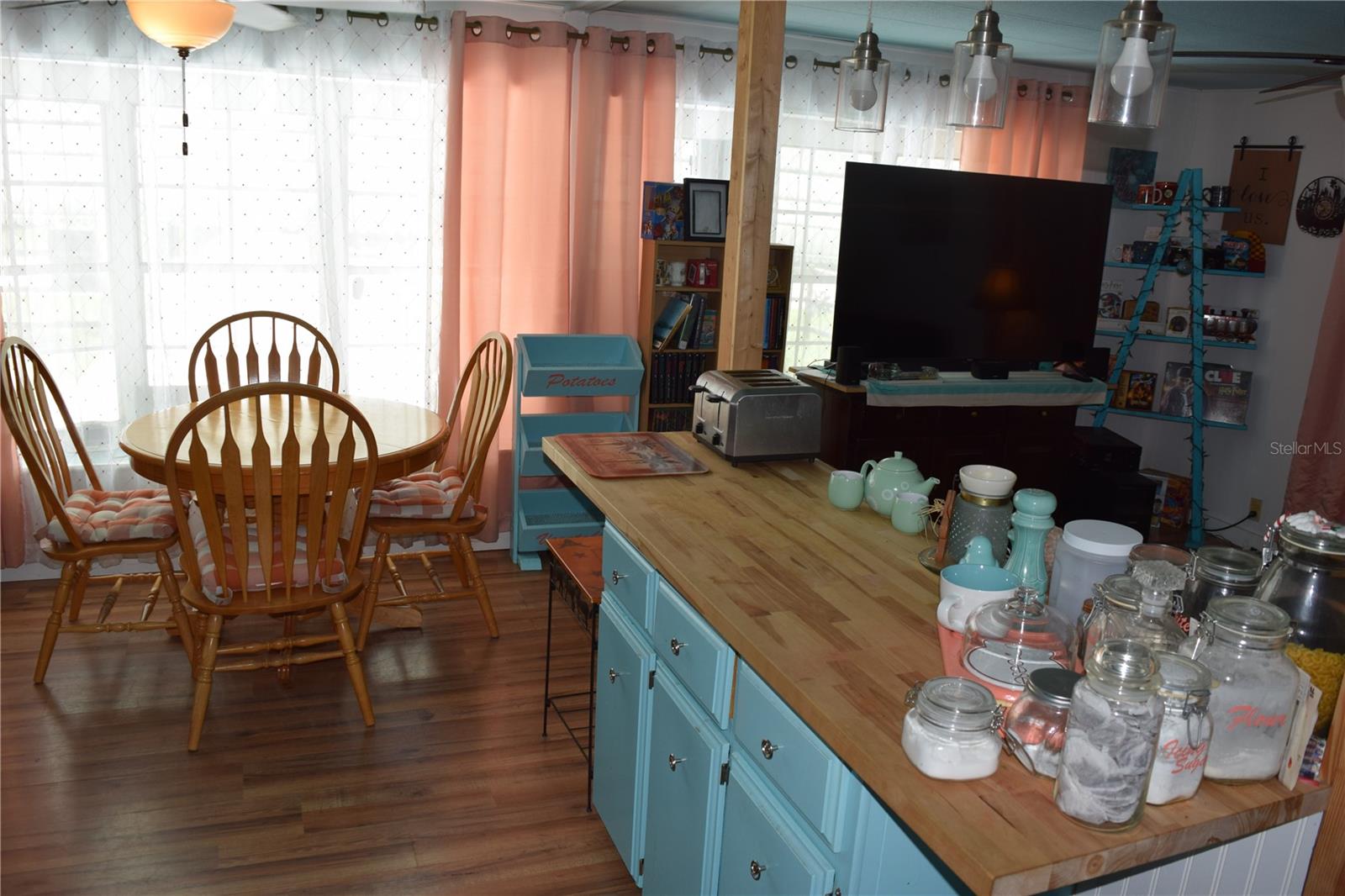 Image 11 of 11 For 1807 Claradge Avenue