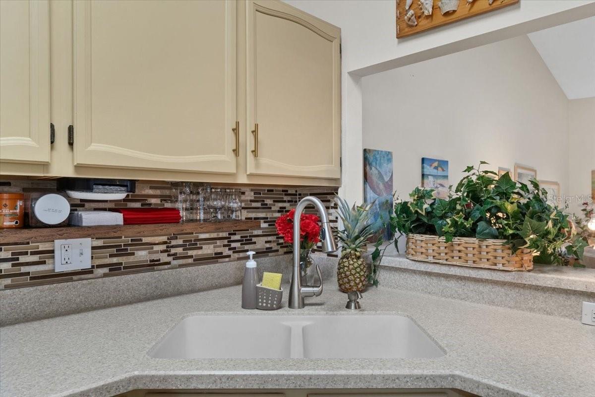 Image 18 of 65 For 6381 Egret Drive 28