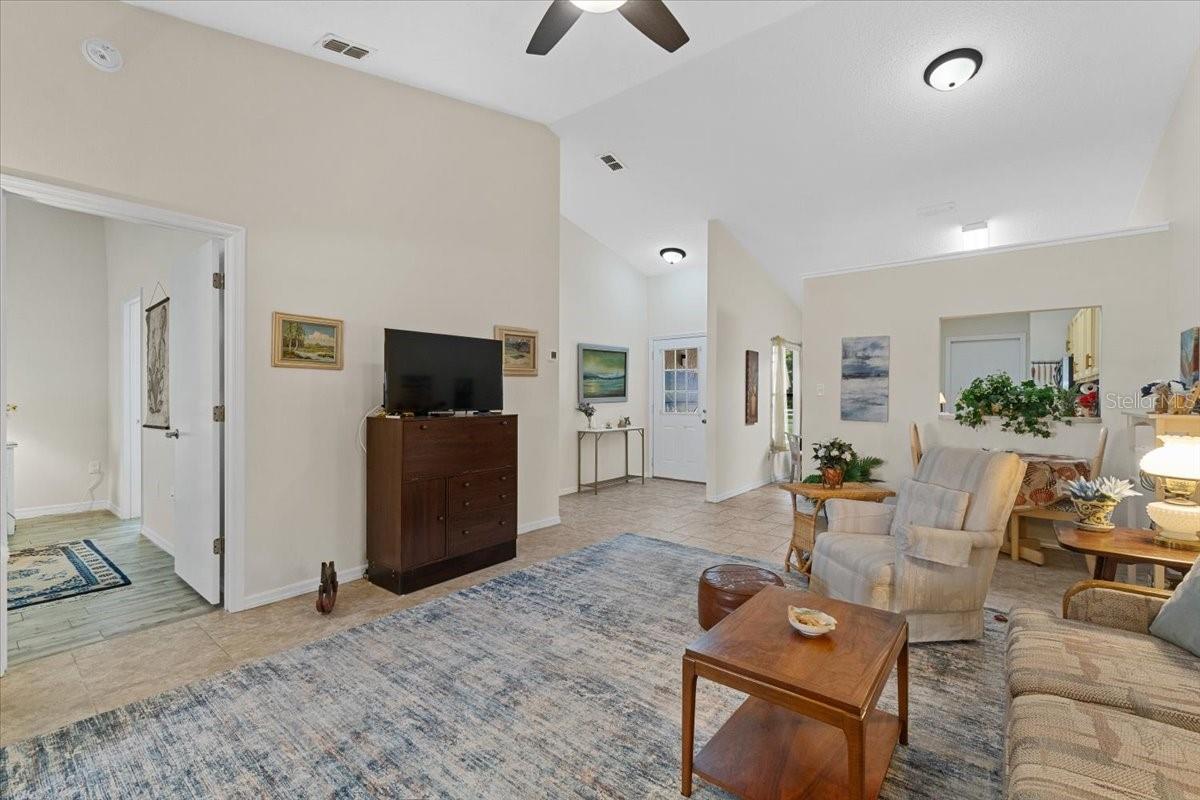 Image 5 of 65 For 6381 Egret Drive 28