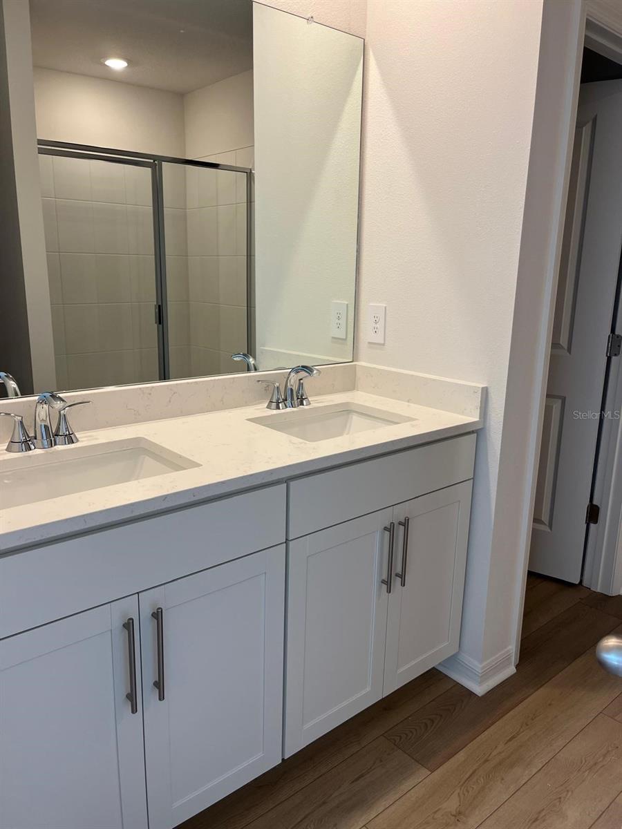 Image 18 of 22 For 2070 Rosewood