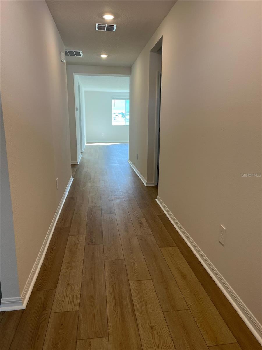 Image 2 of 22 For 2070 Rosewood