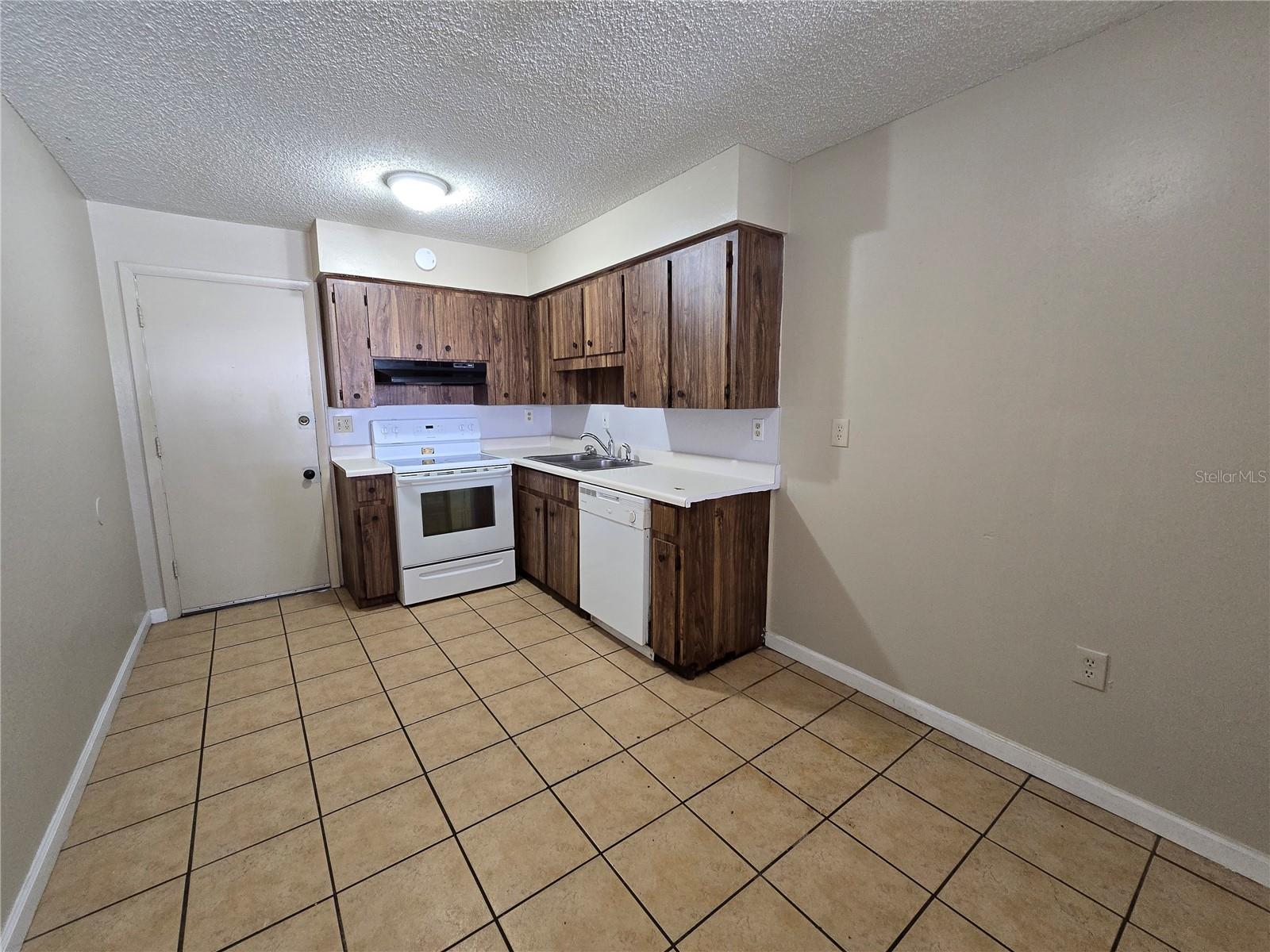 Image 4 of 7 For 3023 Reiter Drive B