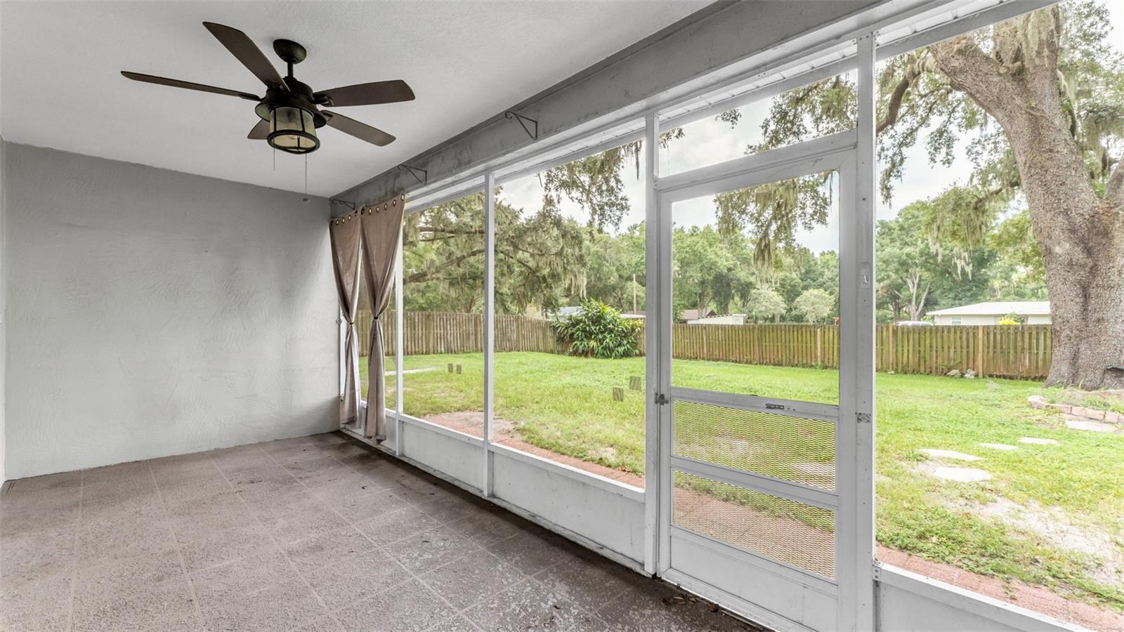 Image 27 of 33 For 3107 Galloway Oaks Drive