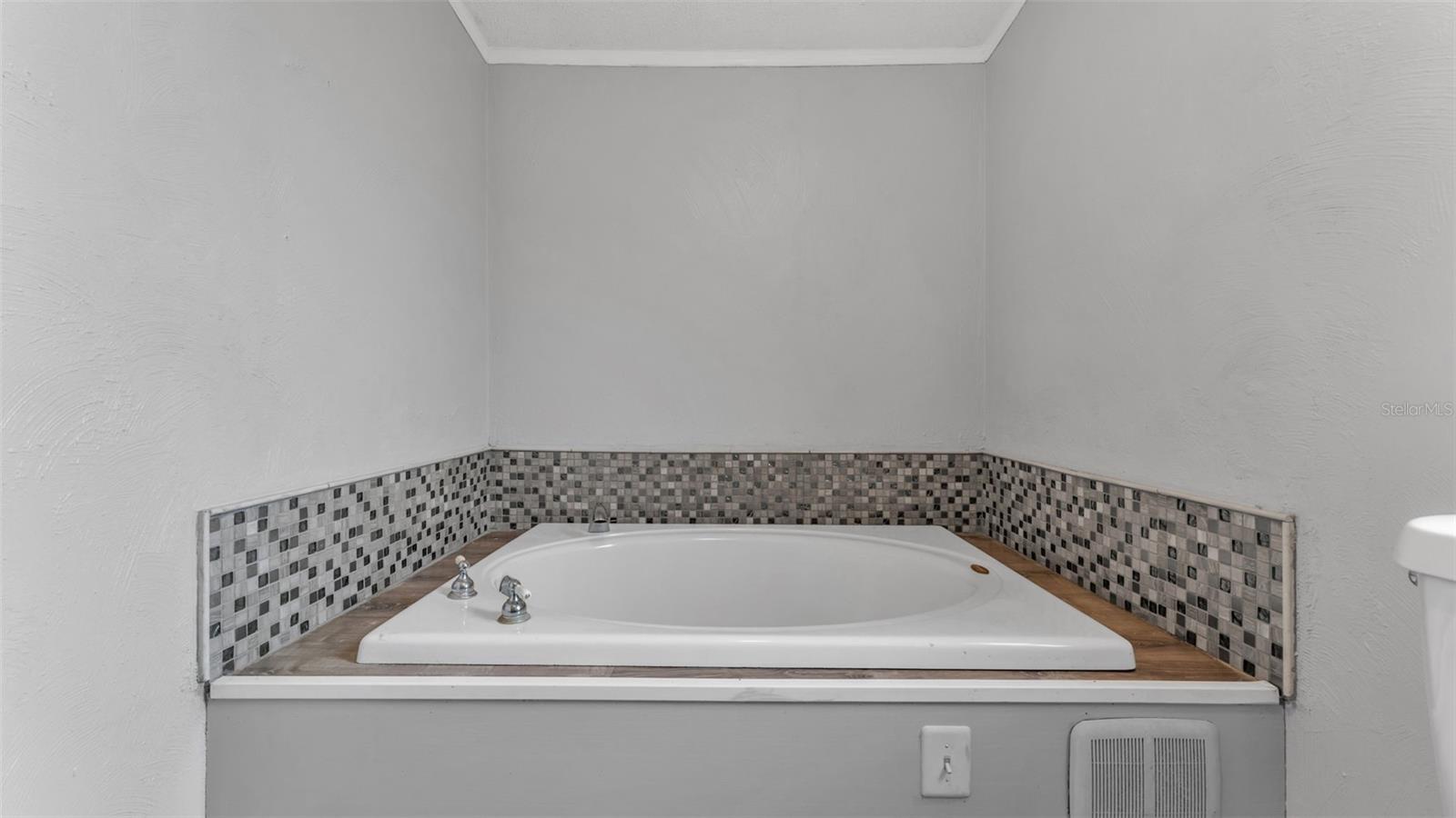 Image 20 of 45 For 606 Morgan Road