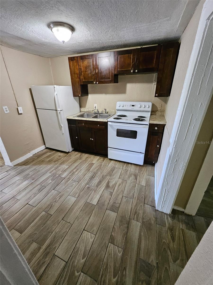 Image 3 of 12 For 1038 10th Street 2