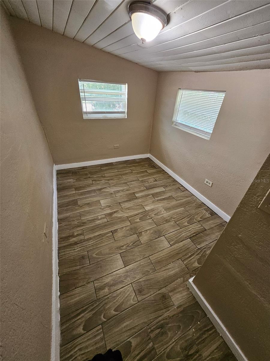 Image 5 of 12 For 1038 10th Street 2