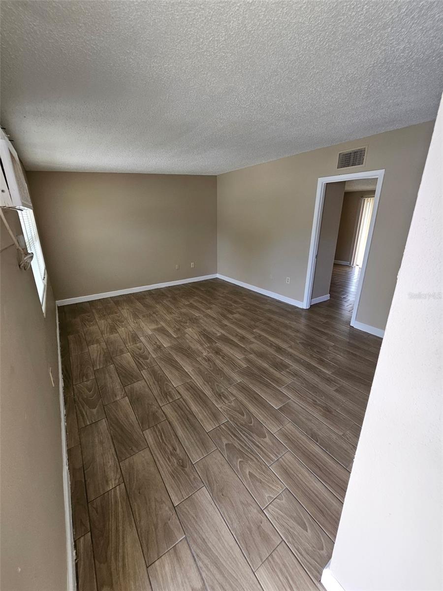 Image 3 of 12 For 1075 Idylwild Drive Nw A