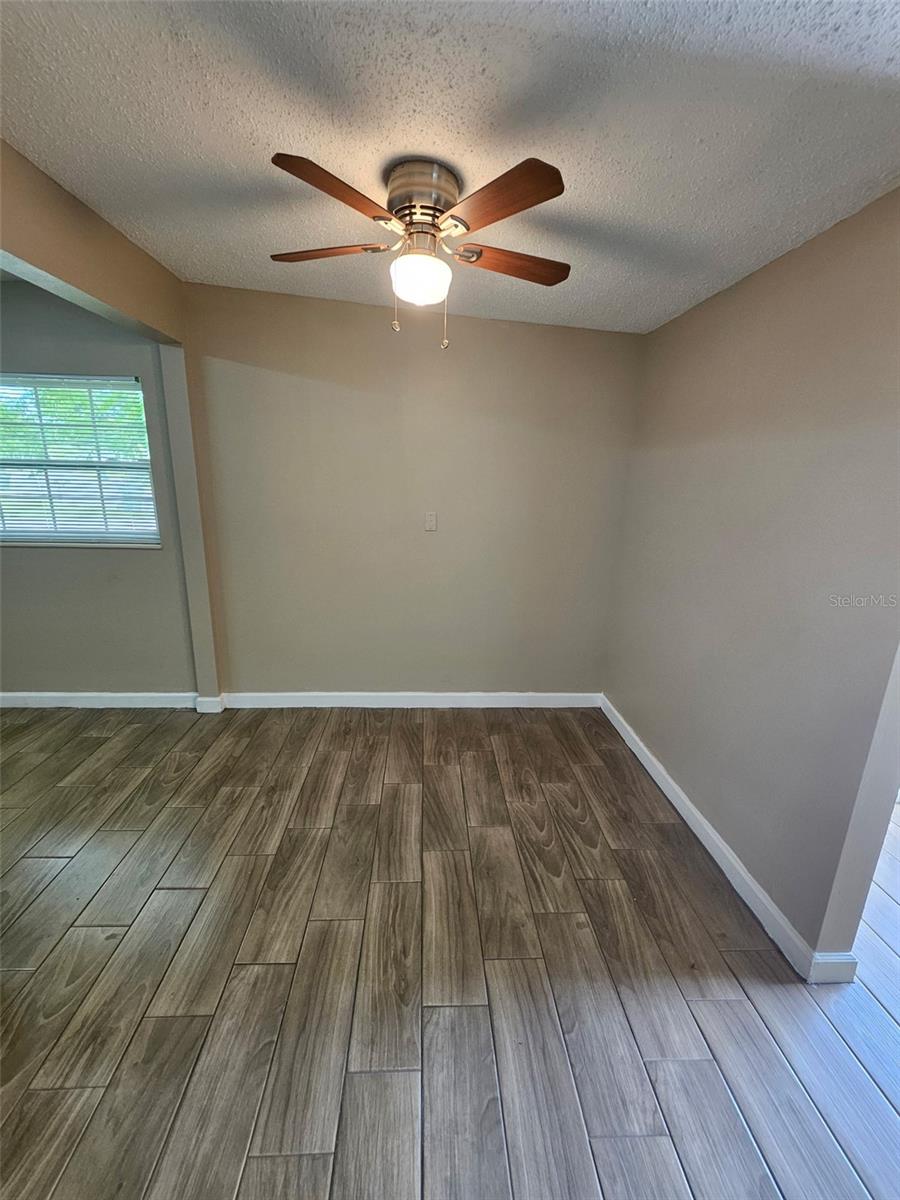 Image 4 of 12 For 1075 Idylwild Drive Nw A