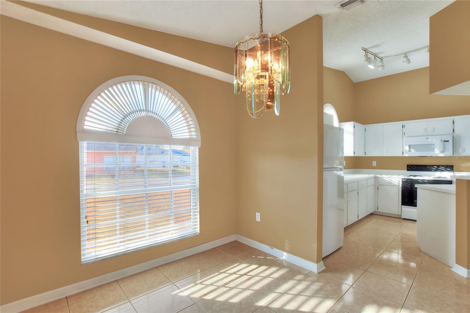 Image 13 of 32 For 3510 Majesty Loop