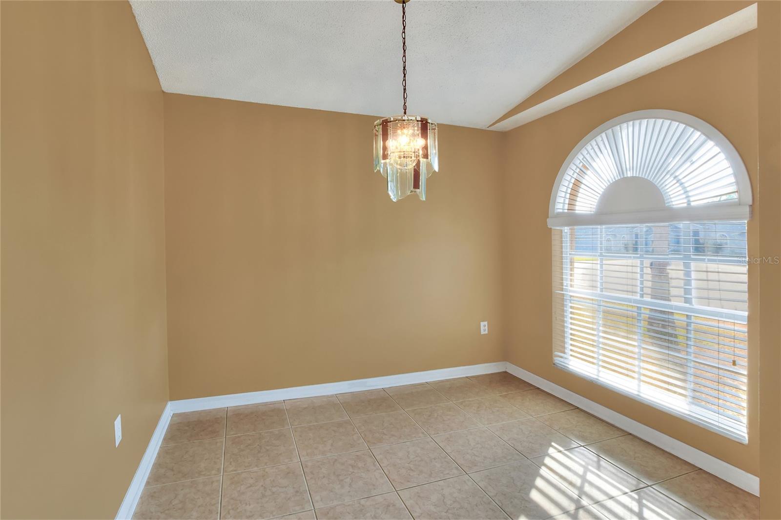 Image 15 of 32 For 3510 Majesty Loop