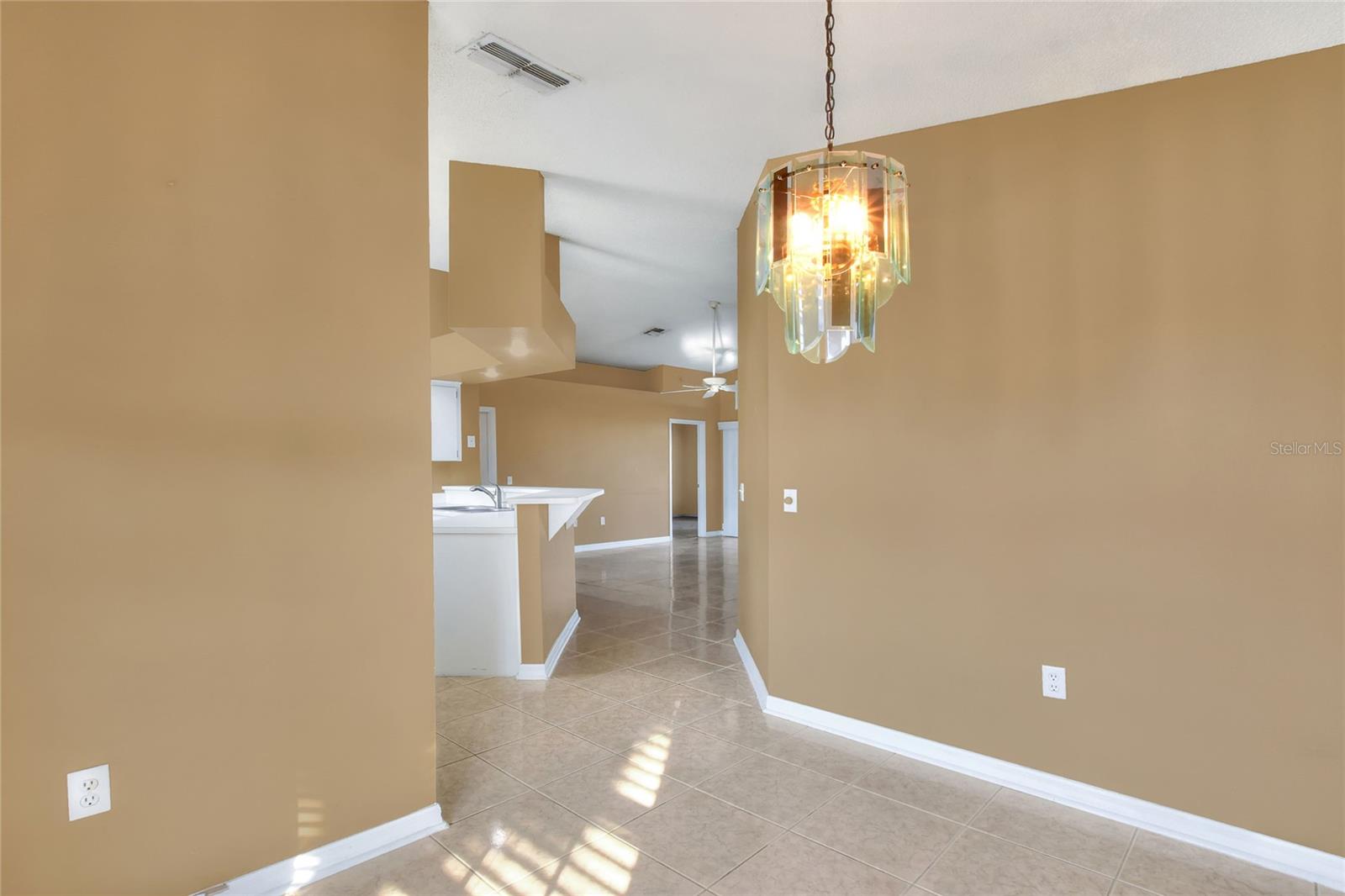 Image 16 of 32 For 3510 Majesty Loop