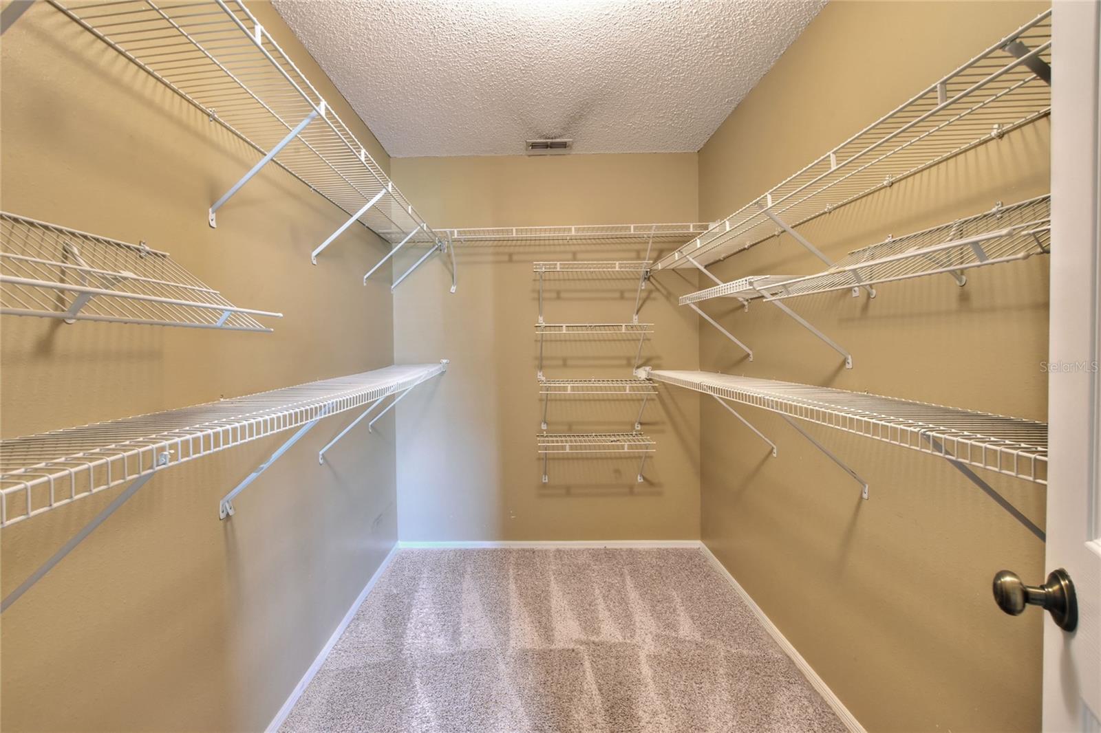 Image 19 of 32 For 3510 Majesty Loop