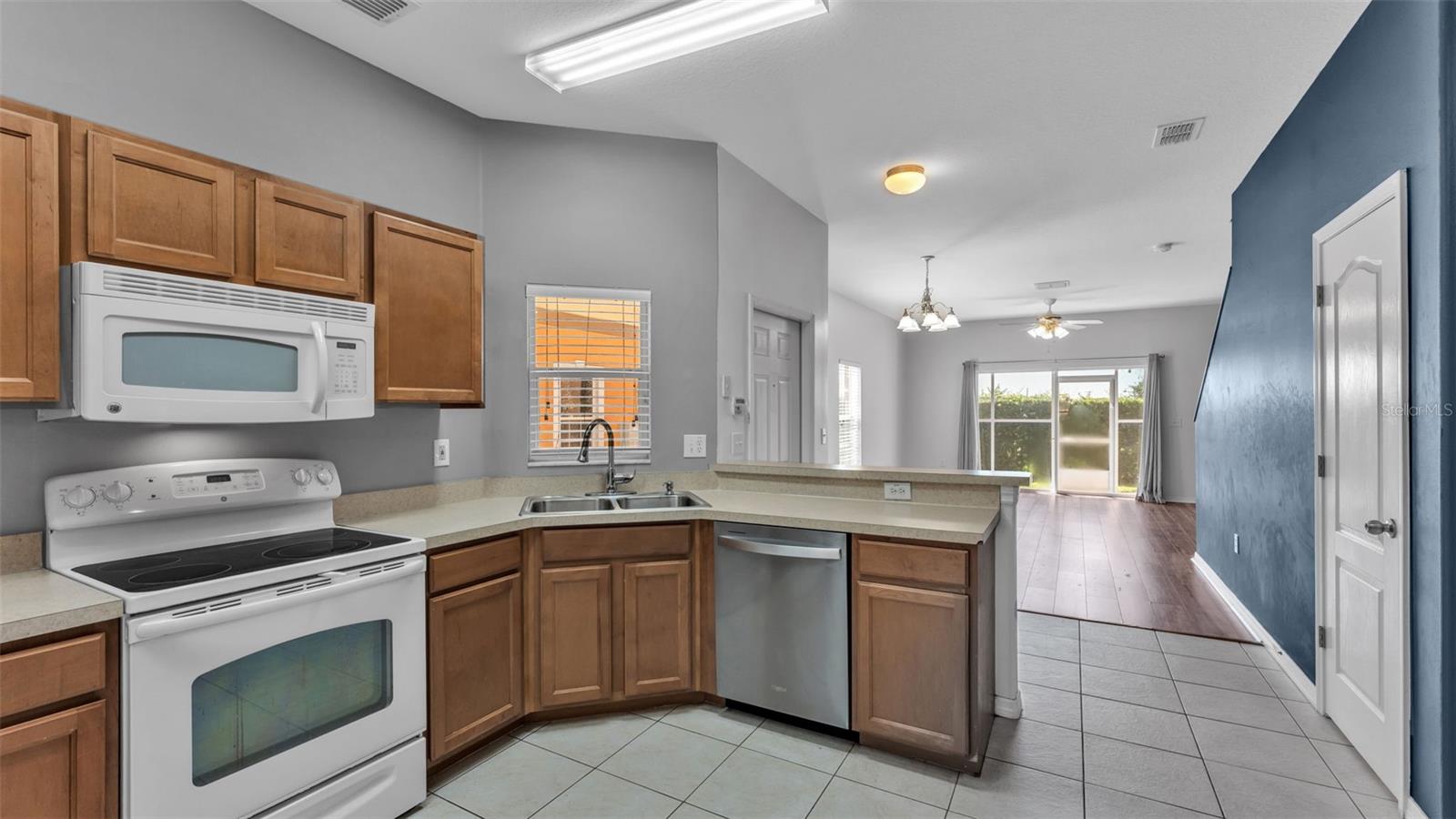 Image 15 of 40 For 4219 Winding Vine Drive