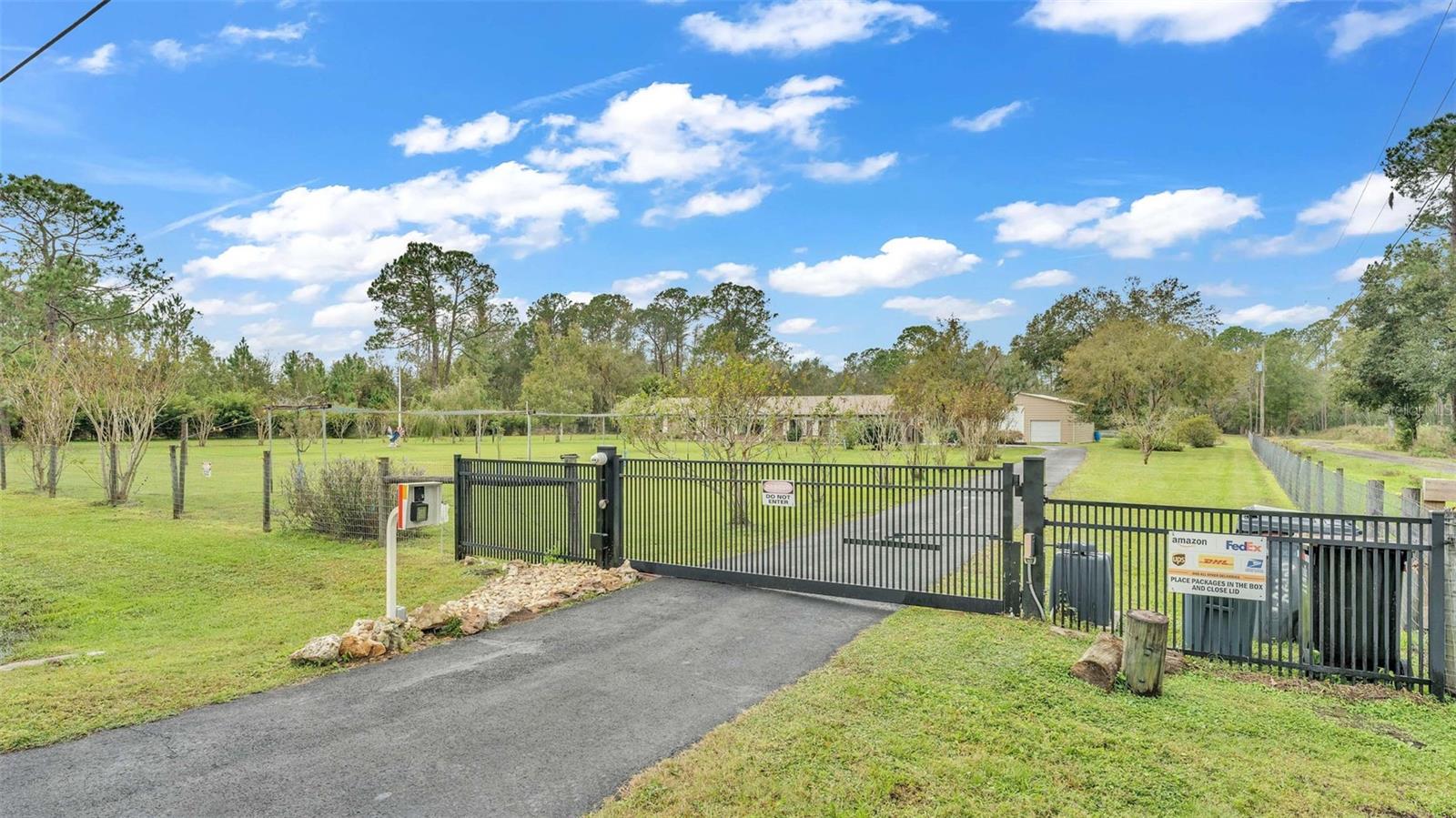 Image 5 of 61 For 9240 Moore Road